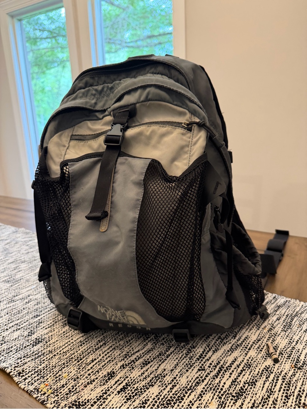 The North Face Recon Laptop Commuting Hiking Camping Backpack Gray 30L